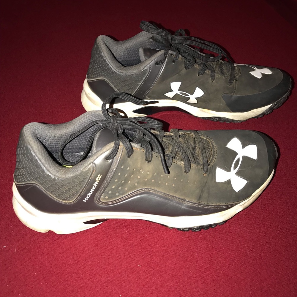 UA turf baseball shoes